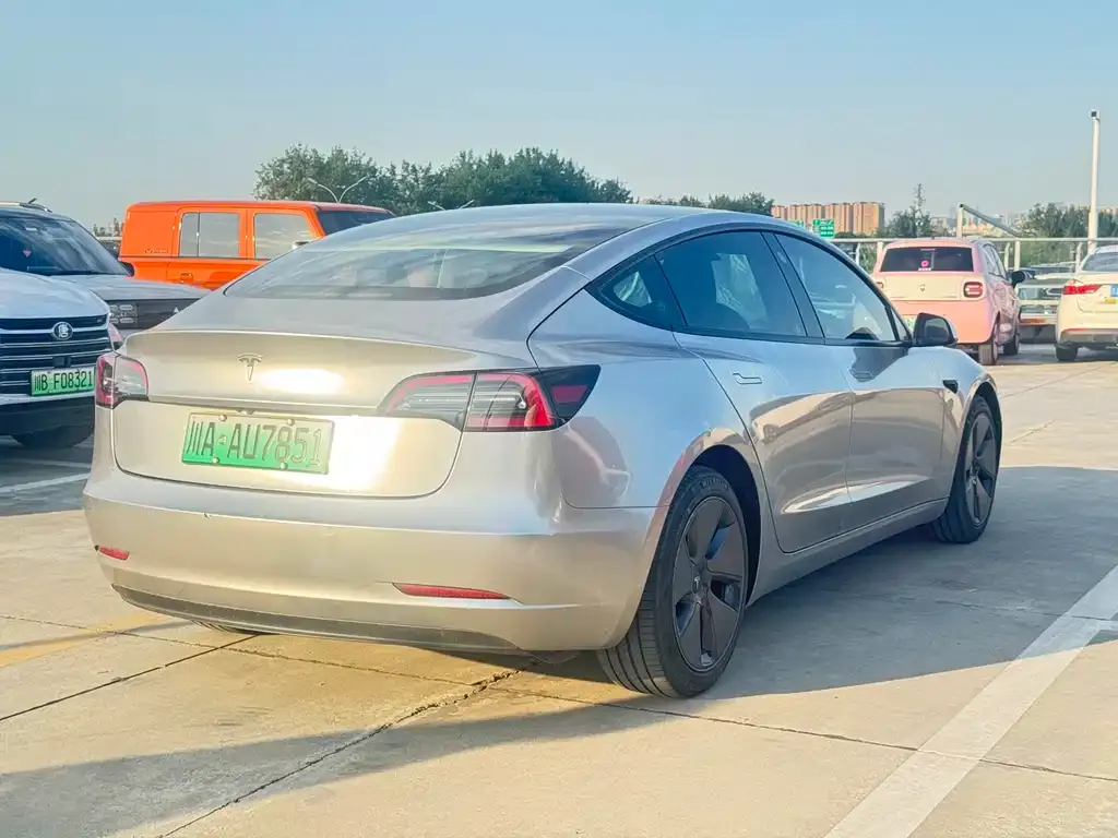 Tesla Model 3 — фото 3