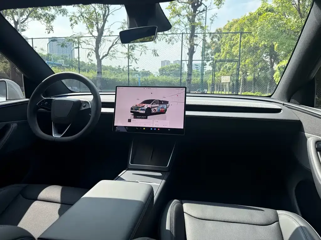 Tesla Model Y — фото 8
