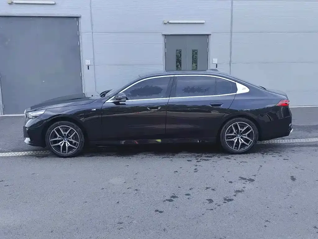 BMW i5 — фото 4