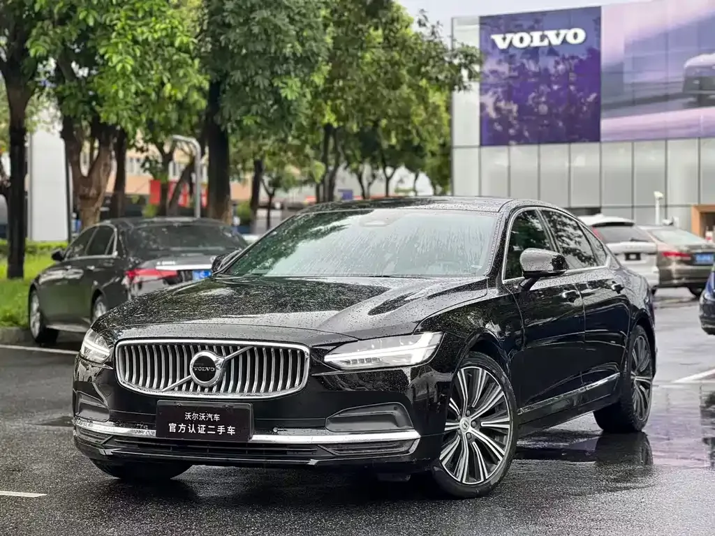 Volvo S90 — фото 1