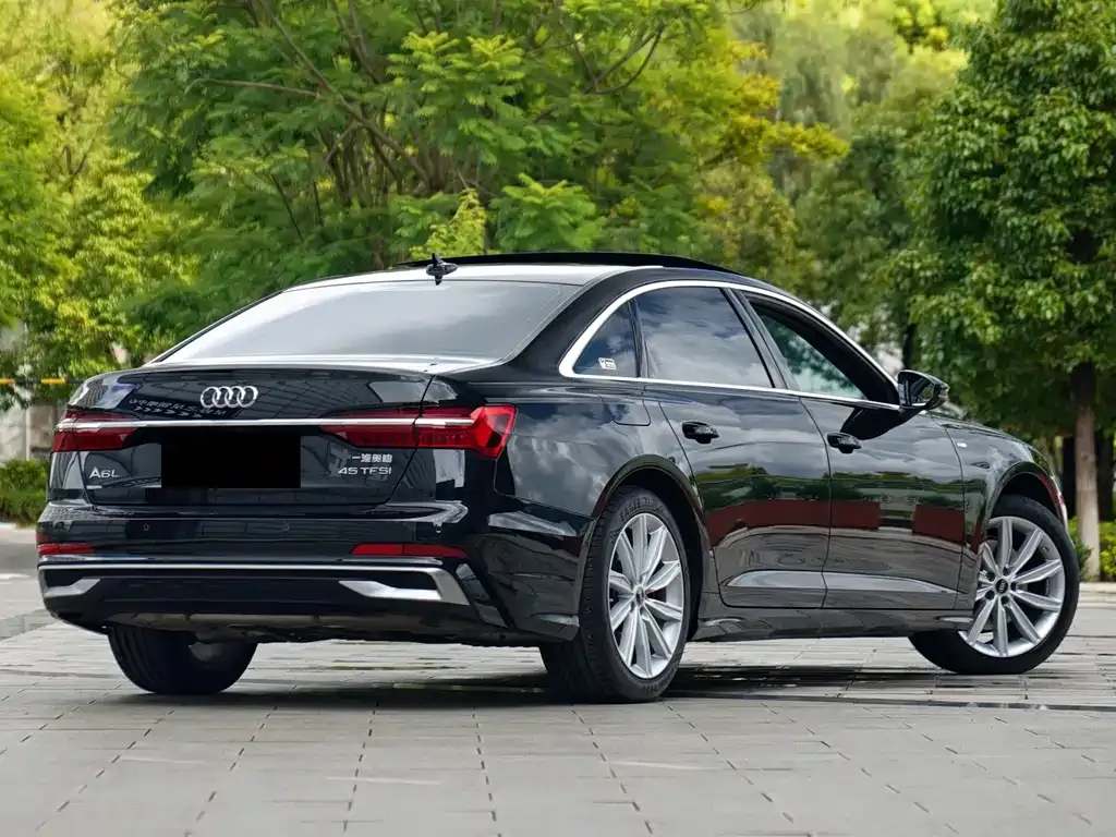 Audi A6L — фото 10