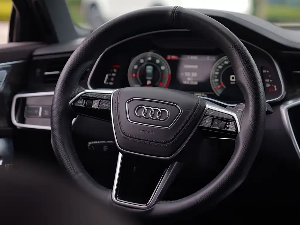 Audi A6L — фото 6