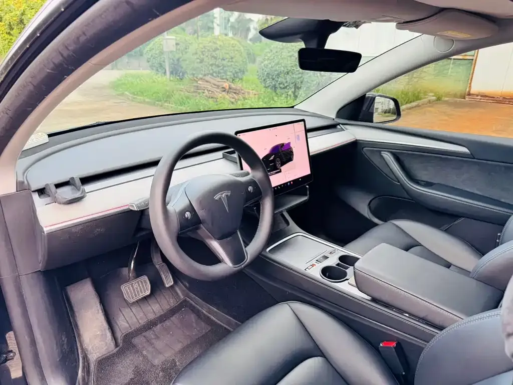 Tesla Model Y — фото 4