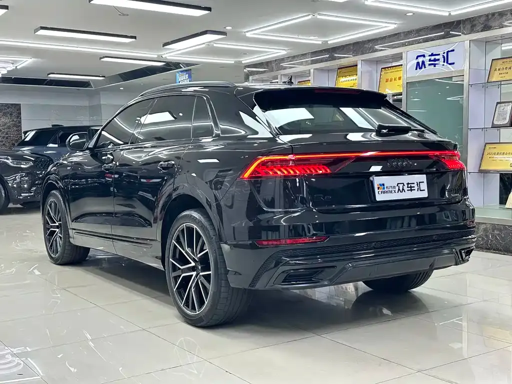 Audi Q8 — фото 8