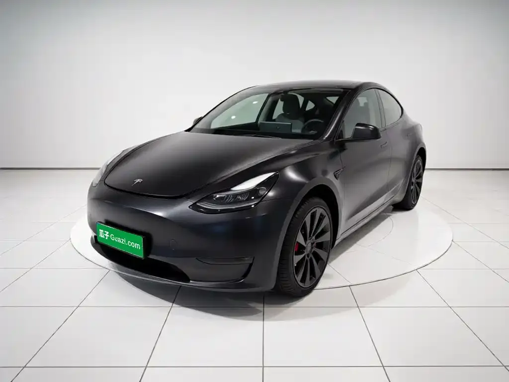 Tesla Model Y — фото 10