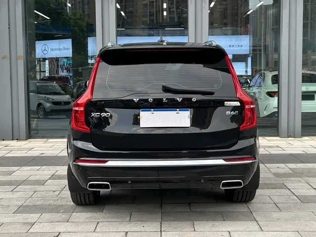 Volvo XC90 — фото 8