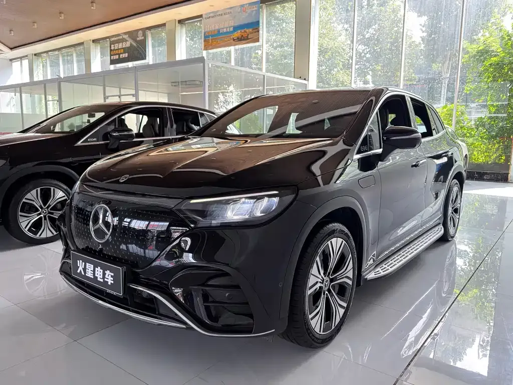 Mercedes-Benz EQE SUV — фото 1
