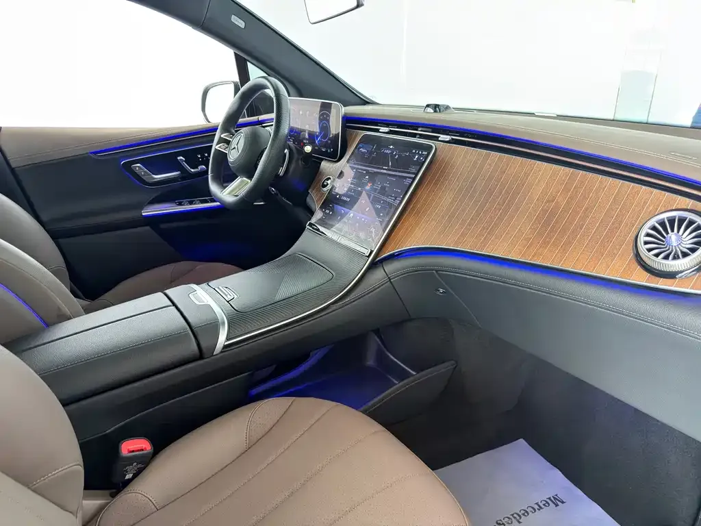 Mercedes-Benz EQE SUV — фото 10