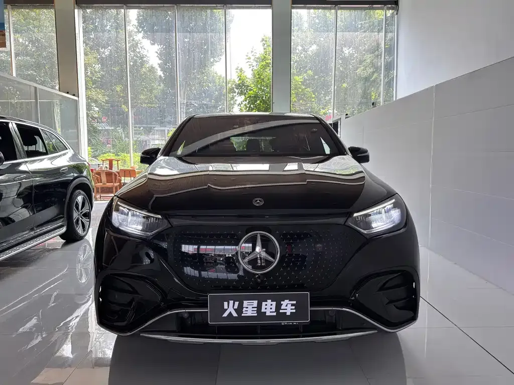 Mercedes-Benz EQE SUV — фото 3