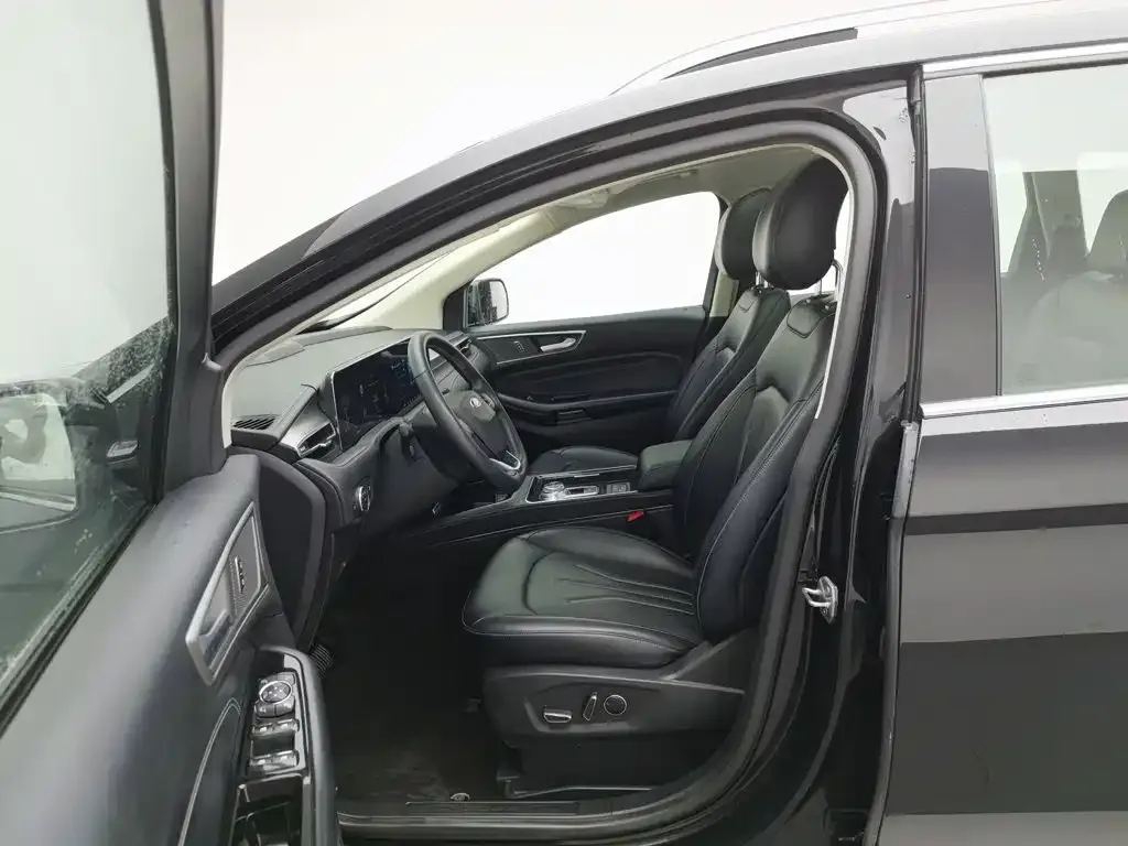 Ford Edge — фото 10