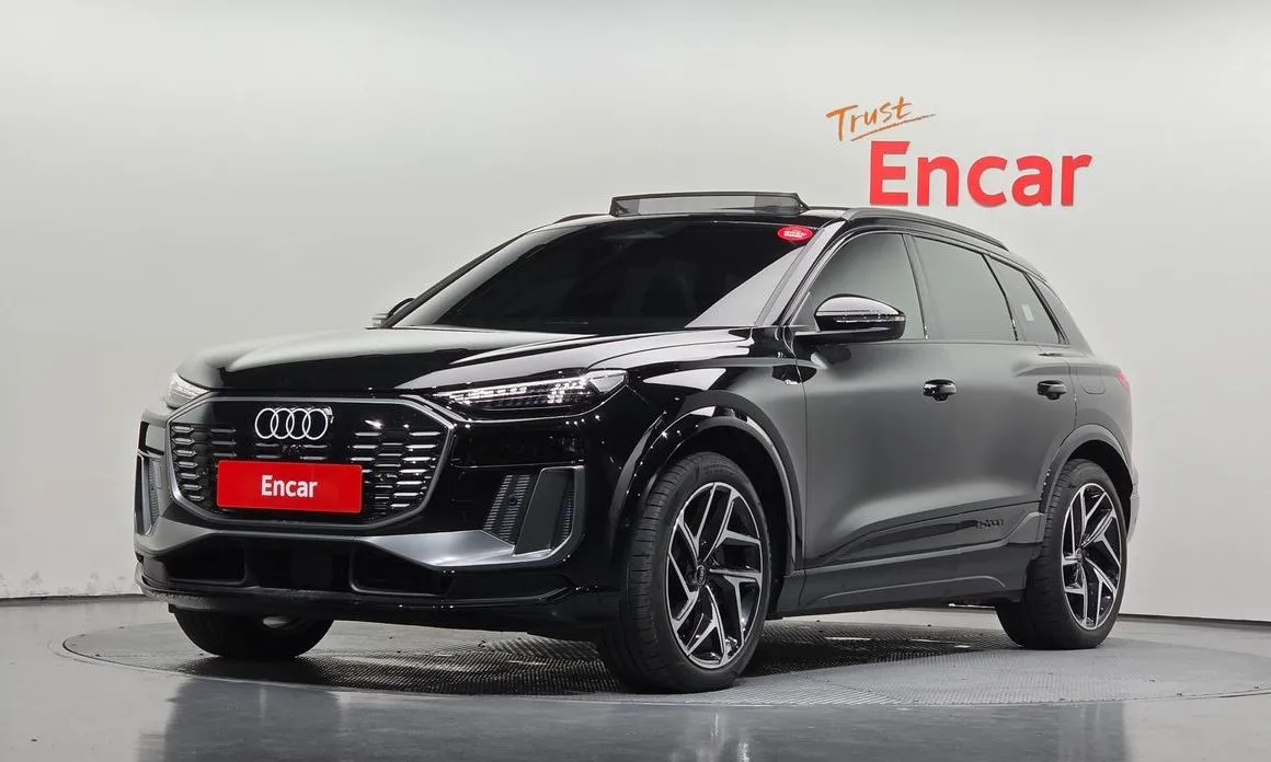 Audi Q6 e-tron — фото 1
