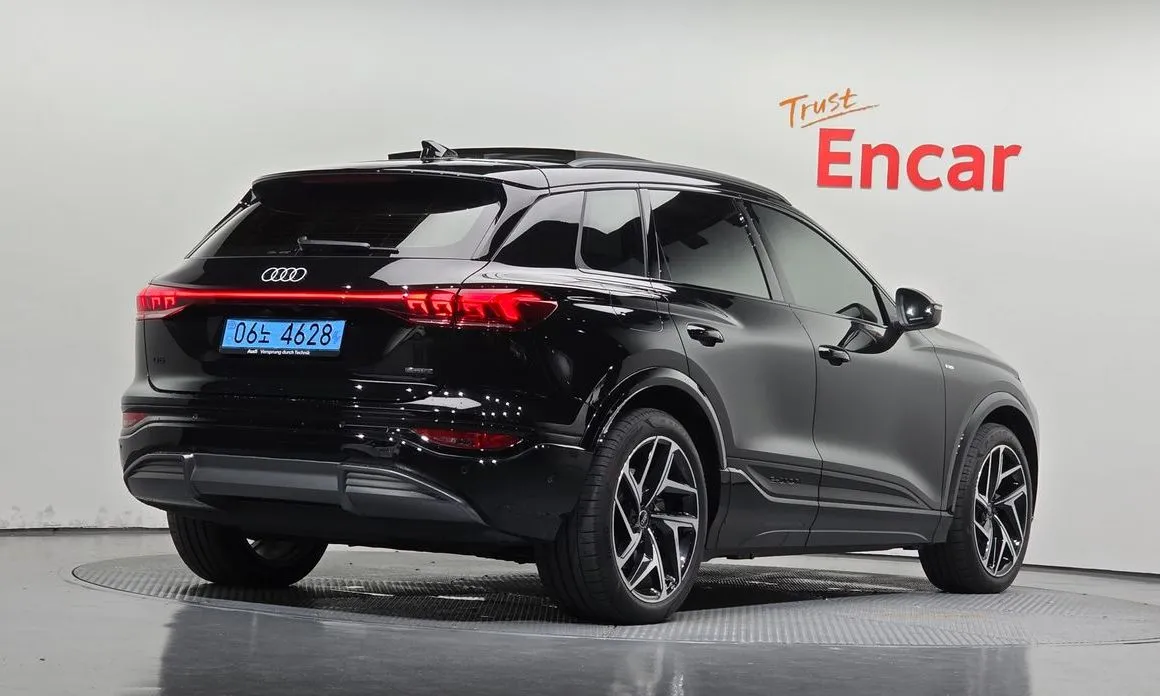 Audi Q6 e-tron — фото 2