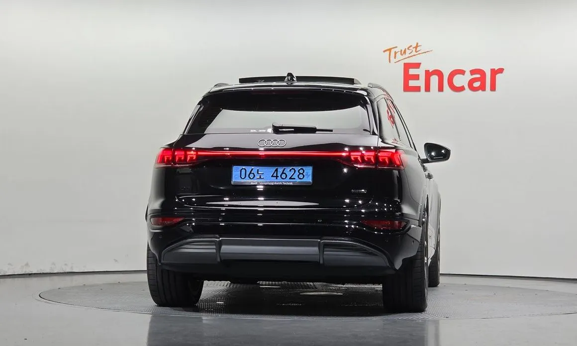 Audi Q6 e-tron — фото 3