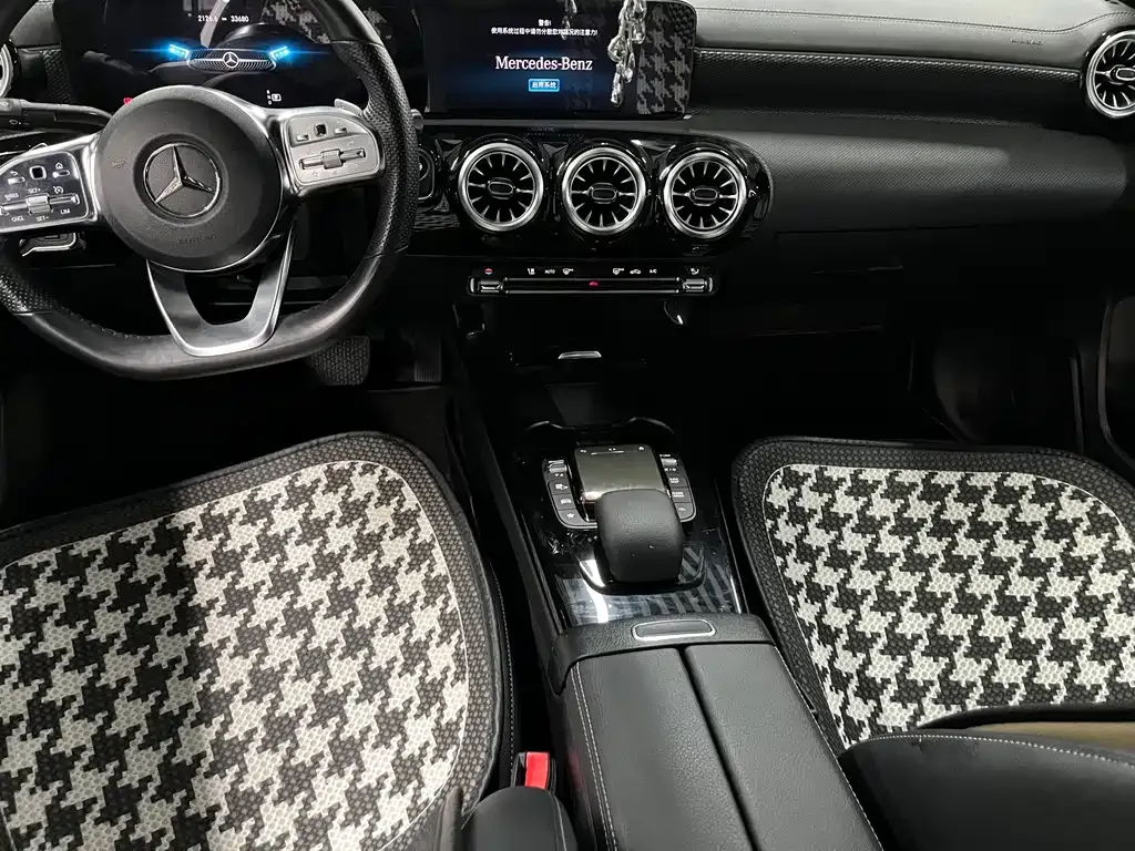 Mercedes-Benz A-Class — фото 10