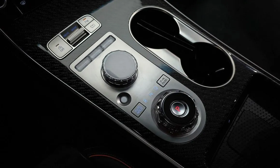 Genesis GV70 — фото 4