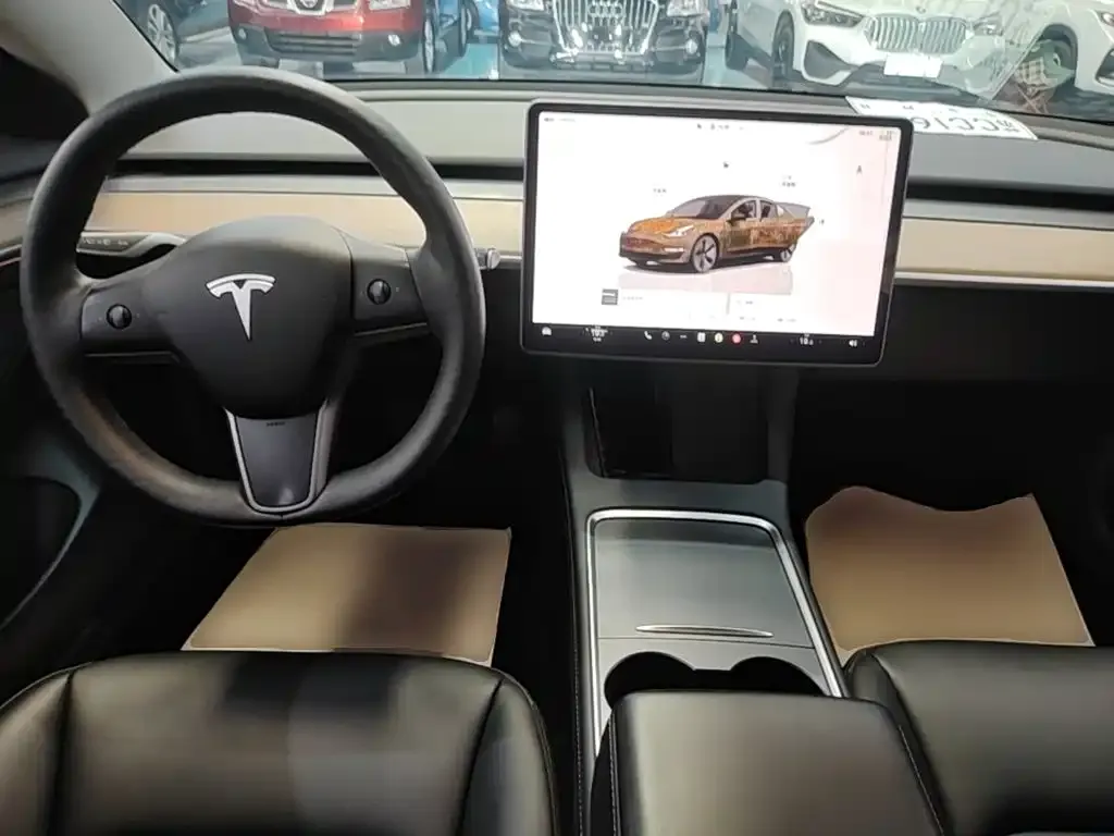 Tesla Model 3 — фото 10