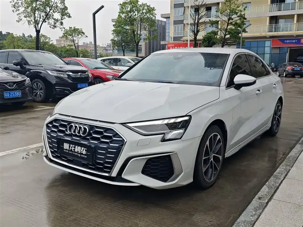 Audi A3 — фото 1