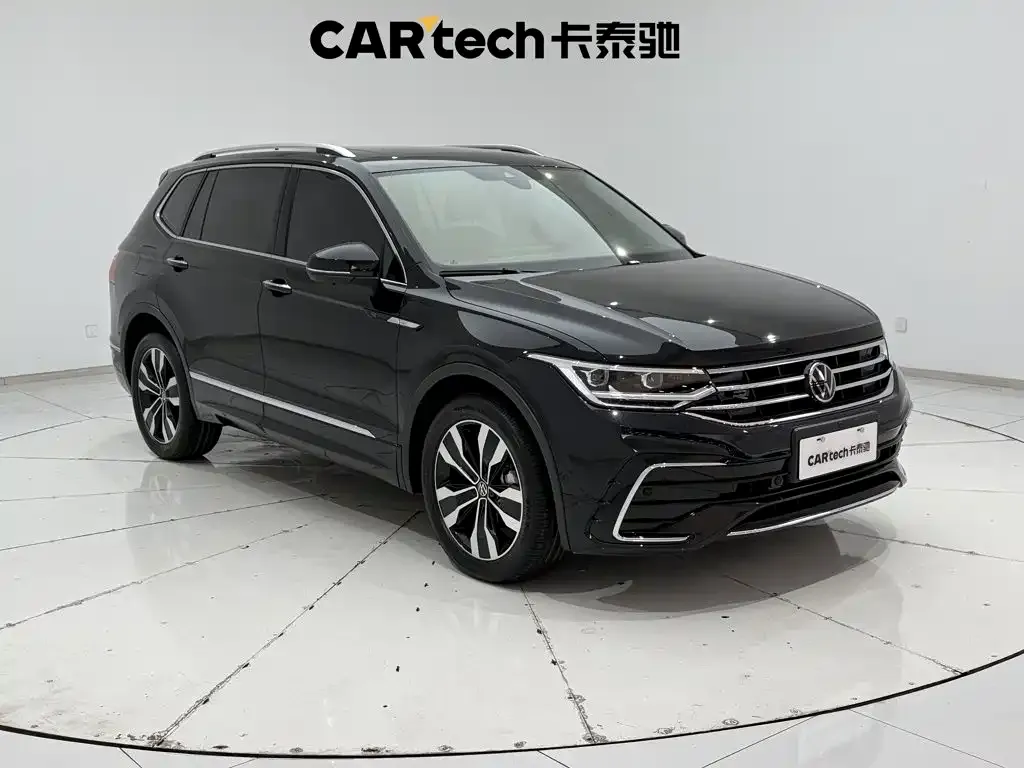 Volkswagen Tiguan L — фото 8