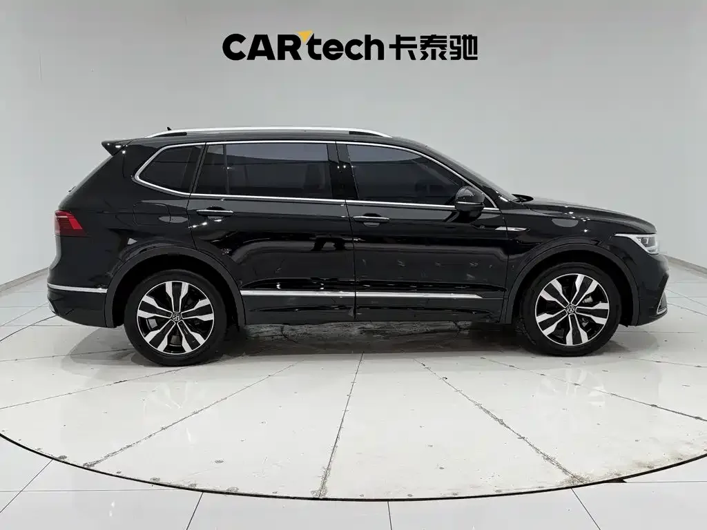 Volkswagen Tiguan L — фото 2