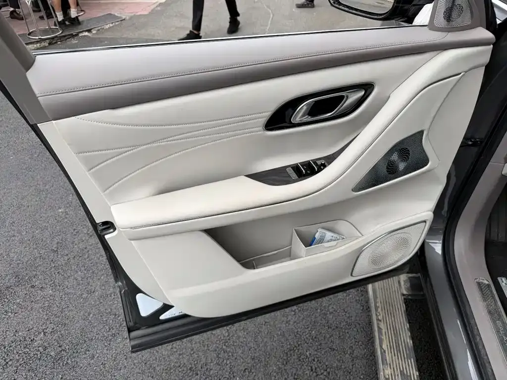 Geely Galaxy M9 — фото 8