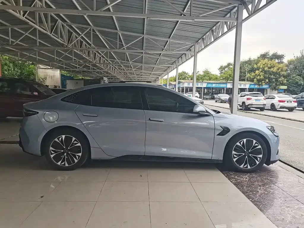 BYD Seal — фото 3