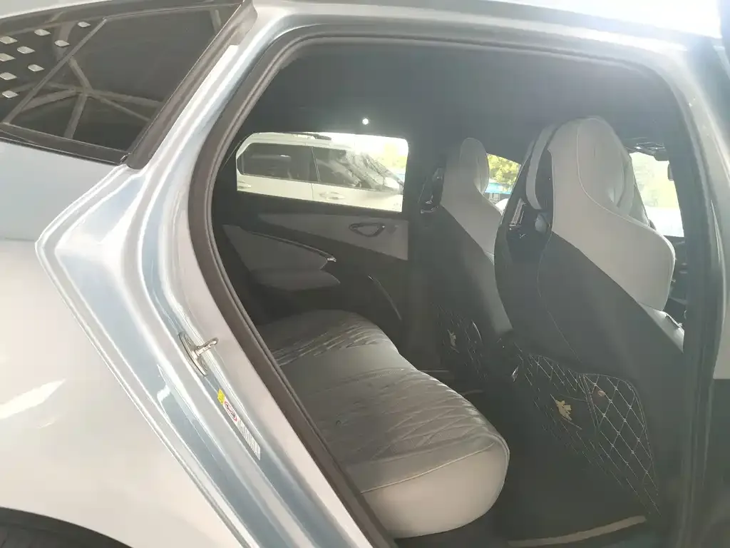 BYD Seal — фото 4