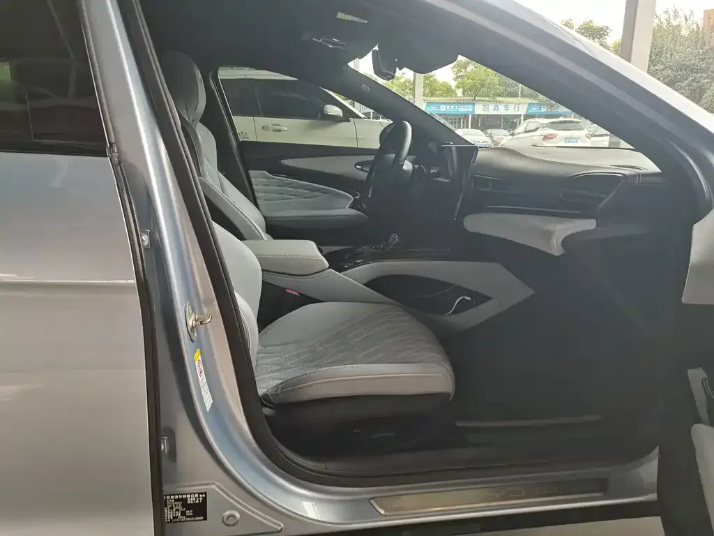 BYD Seal — фото 2