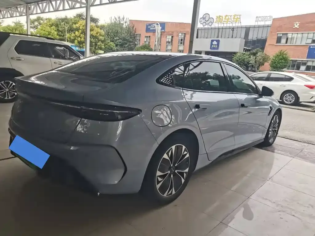 BYD Seal — фото 8