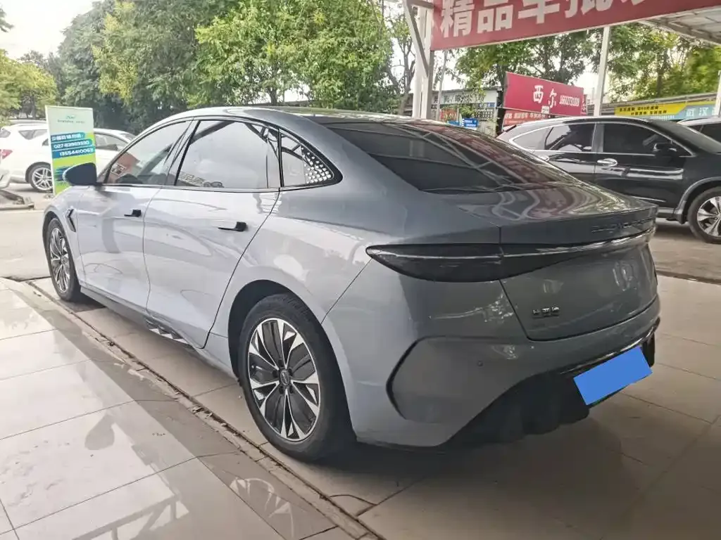 BYD Seal — фото 10