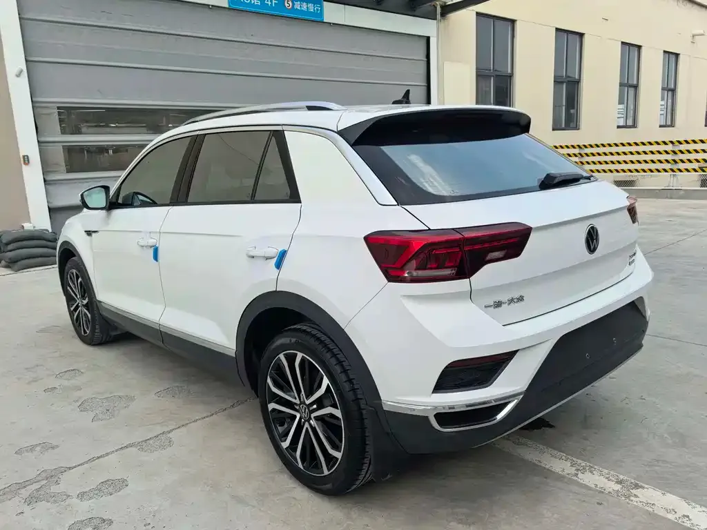 Volkswagen T-Roc — фото 3