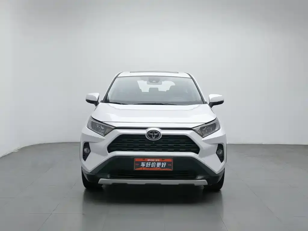 Toyota RAV4 — фото 8