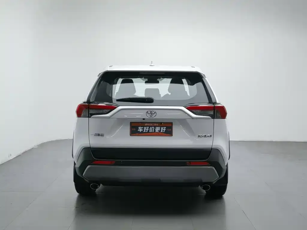 Toyota RAV4 — фото 5
