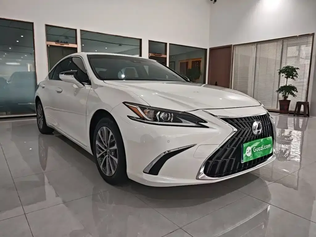 Lexus ES — фото 3