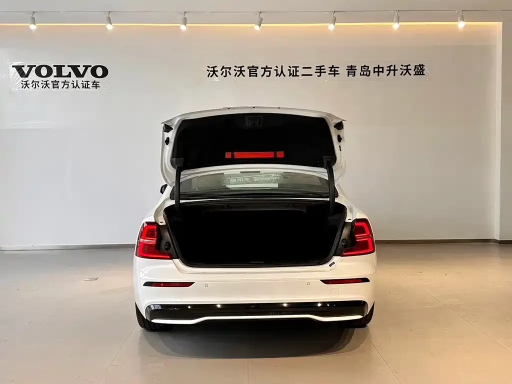 Volvo S60 — фото 4