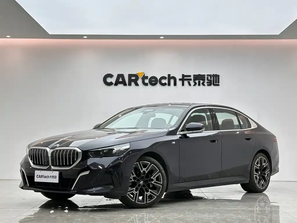 BMW 5 Series — фото 1