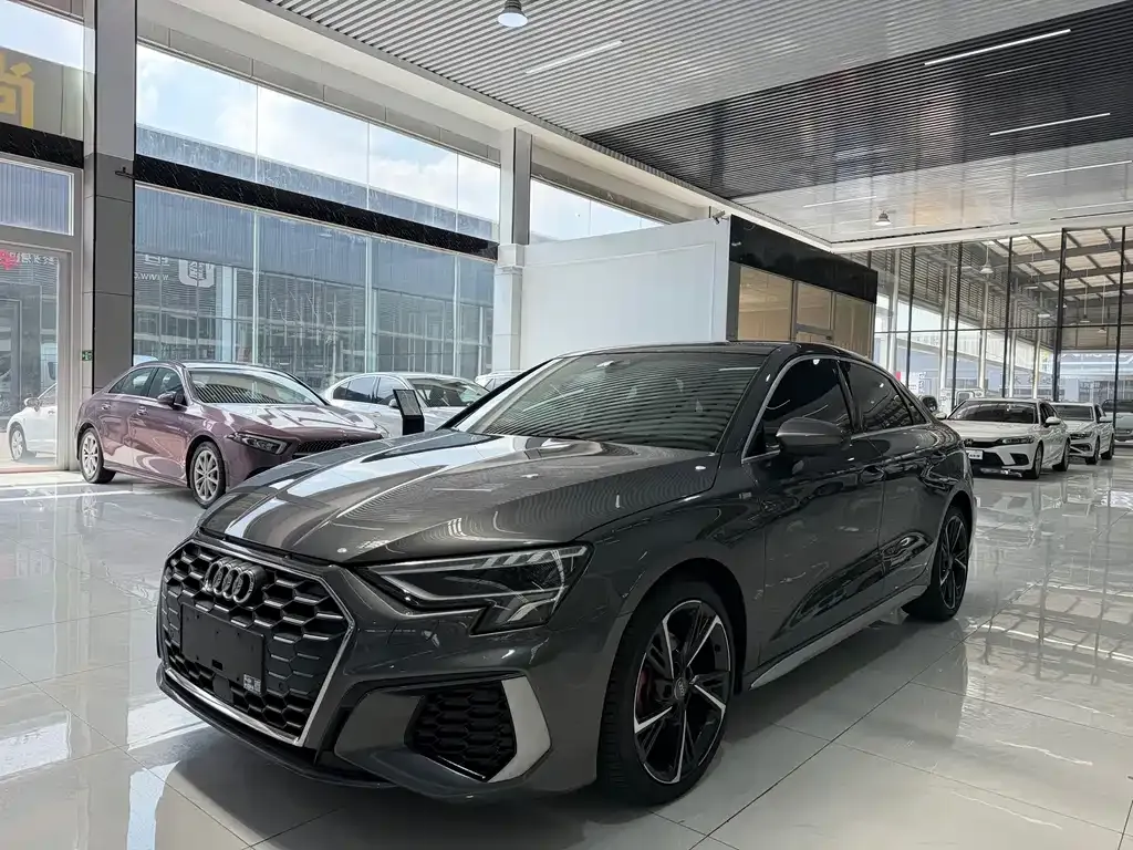 Audi A3 — фото 1