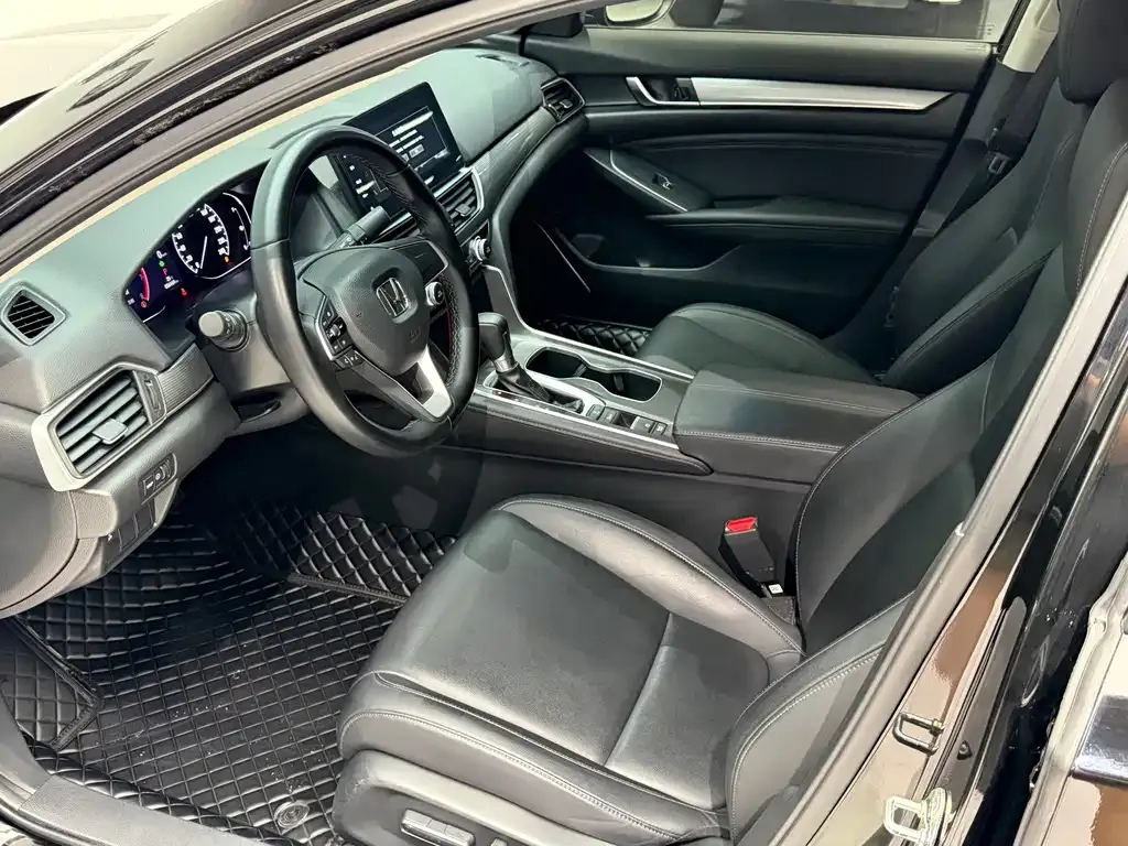 Honda Accord — фото 10