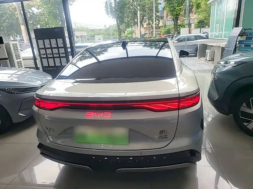 BYD Han L — фото 3
