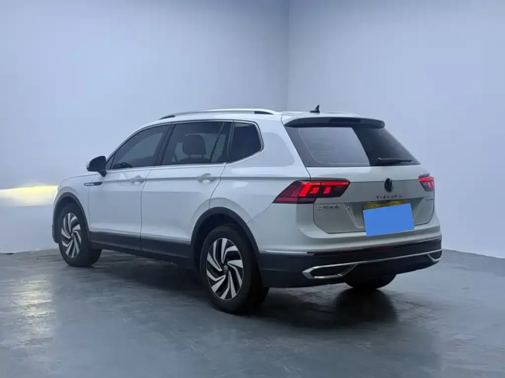 Volkswagen Tiguan L — фото 4