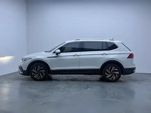 Volkswagen Tiguan L — фото 5