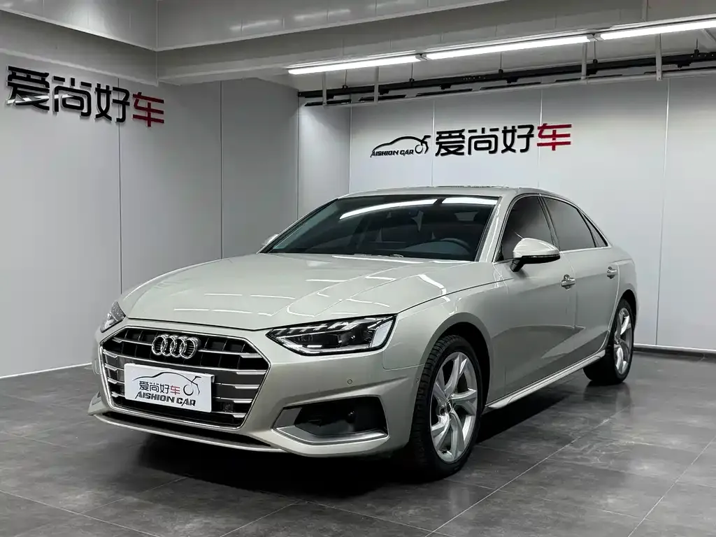 Audi A4L — фото 1