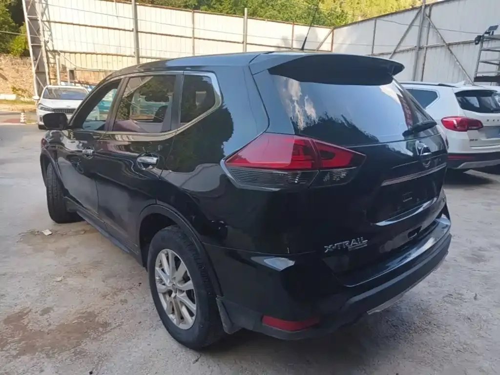 Nissan X-Trail — фото 10