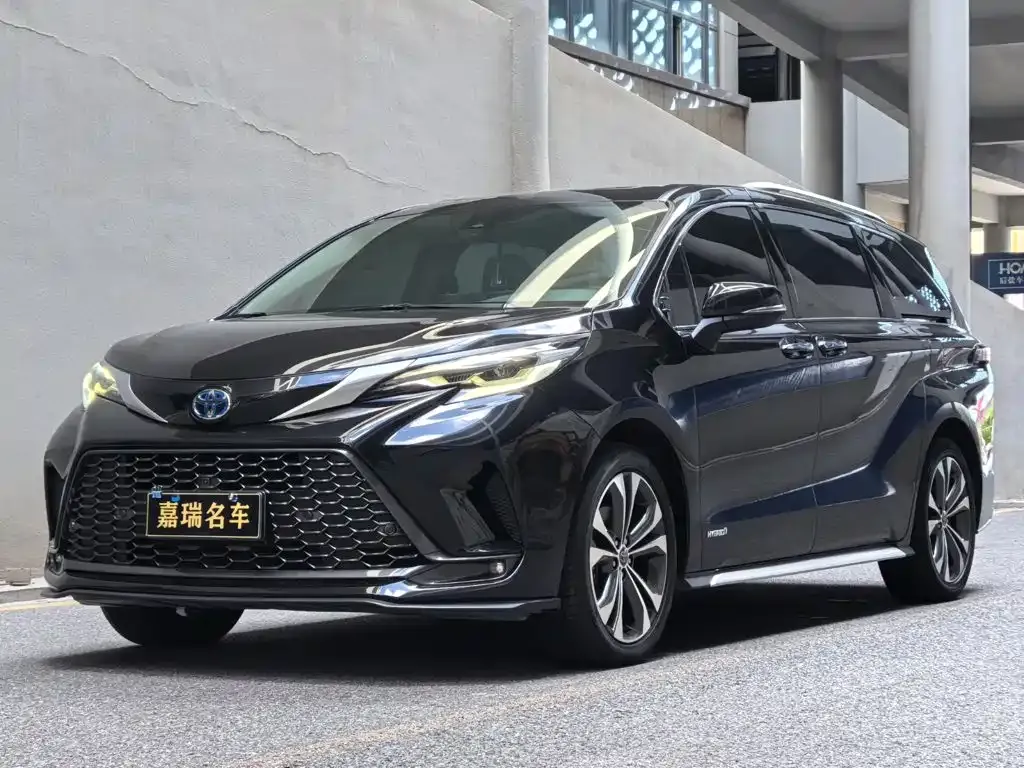 Toyota Granvia — фото 1