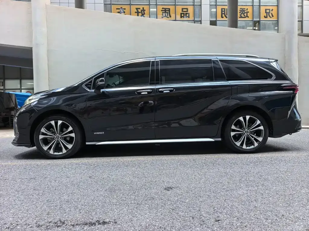 Toyota Granvia — фото 6