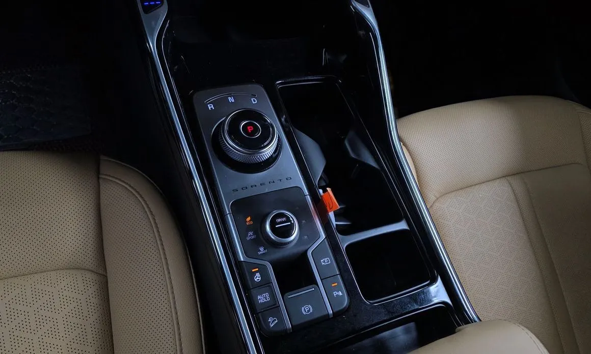 Kia Sorento — фото 6