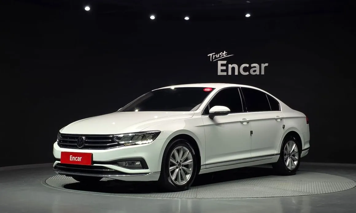 Volkswagen Passat — фото 1