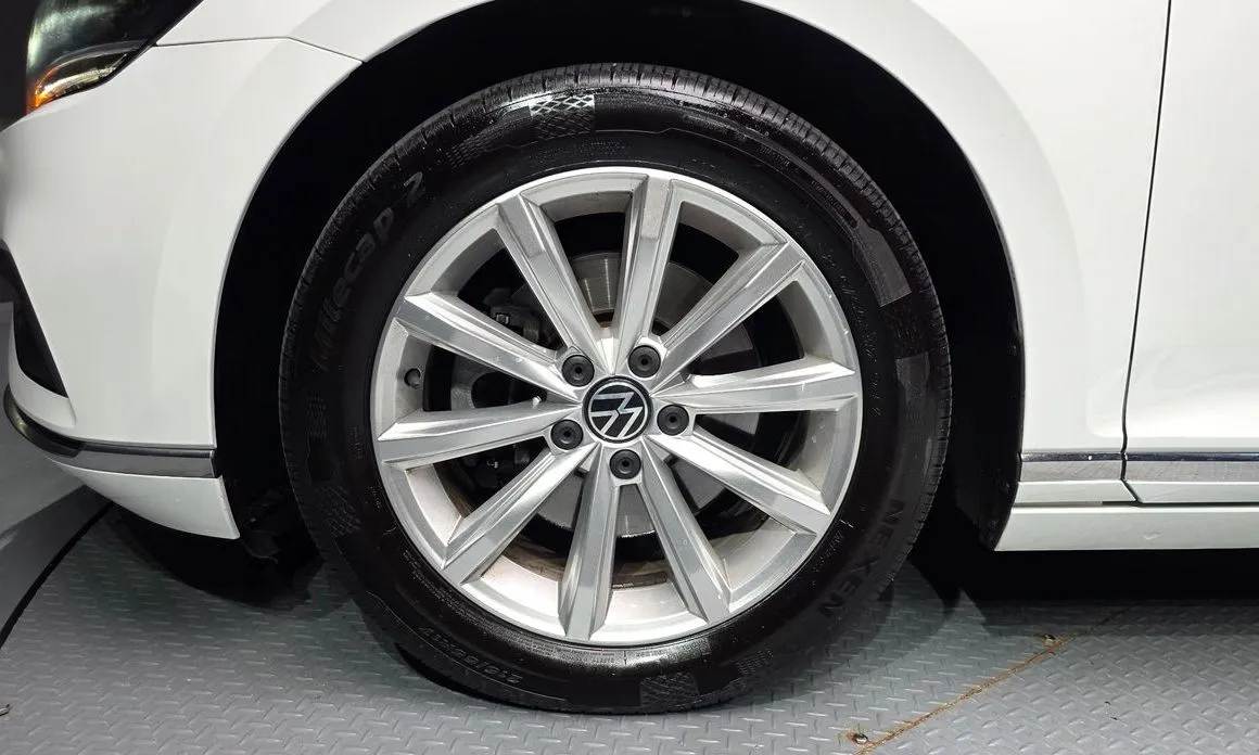Volkswagen Passat — фото 6