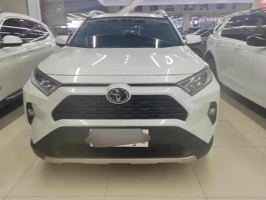 Toyota RAV4 — фото 8