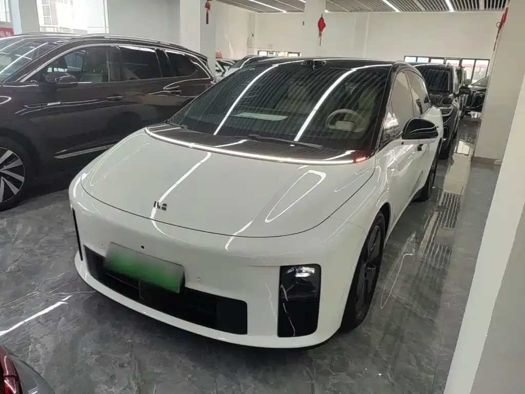 Li Auto Li i6 — фото 1