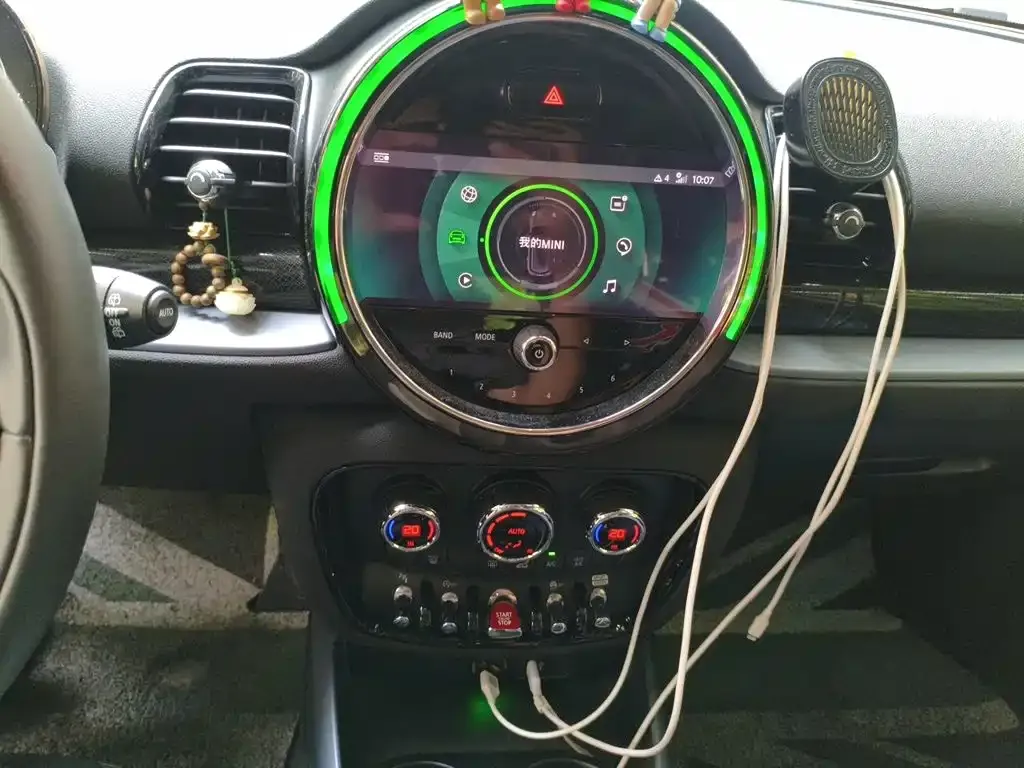 MINI Clubman — фото 9